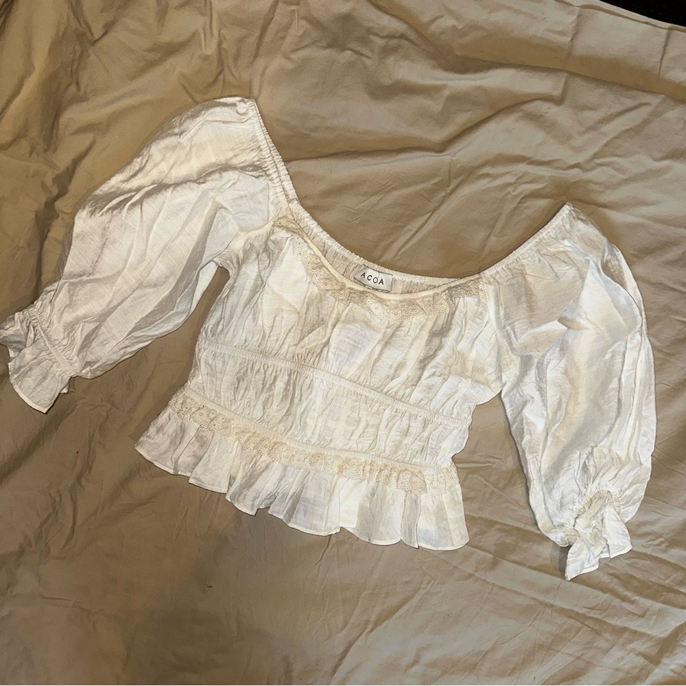 NWOT White Ruffle Cropped Top - Picture 2 of 9